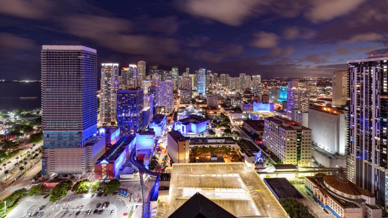 Global Luxury Suites Miami Worldcenter Buitenkant foto